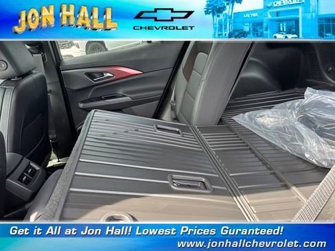 New 2025 Chevrolet Equinox EV RS image 25