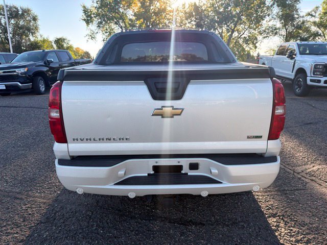 Used 2010 Chevrolet Avalanche LTZ AWD/4WD image 7