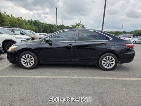 Used 2016 Toyota Camry LE FWD image 2