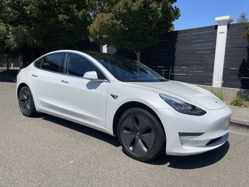 Used 2019 Tesla Model 3 Standard Range Plus RWD image 2