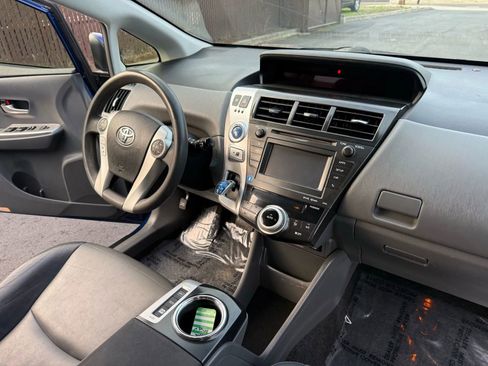Used 2012 Toyota Prius V Three image 17