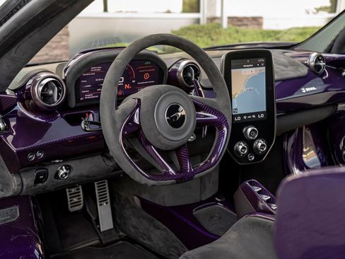 Used 2019 McLaren Senna image 19