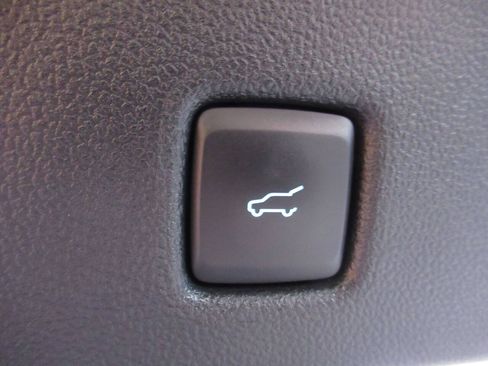 Used 2021 Ford Escape Titanium w/ Titanium Elite Package AWD/4WD image 13