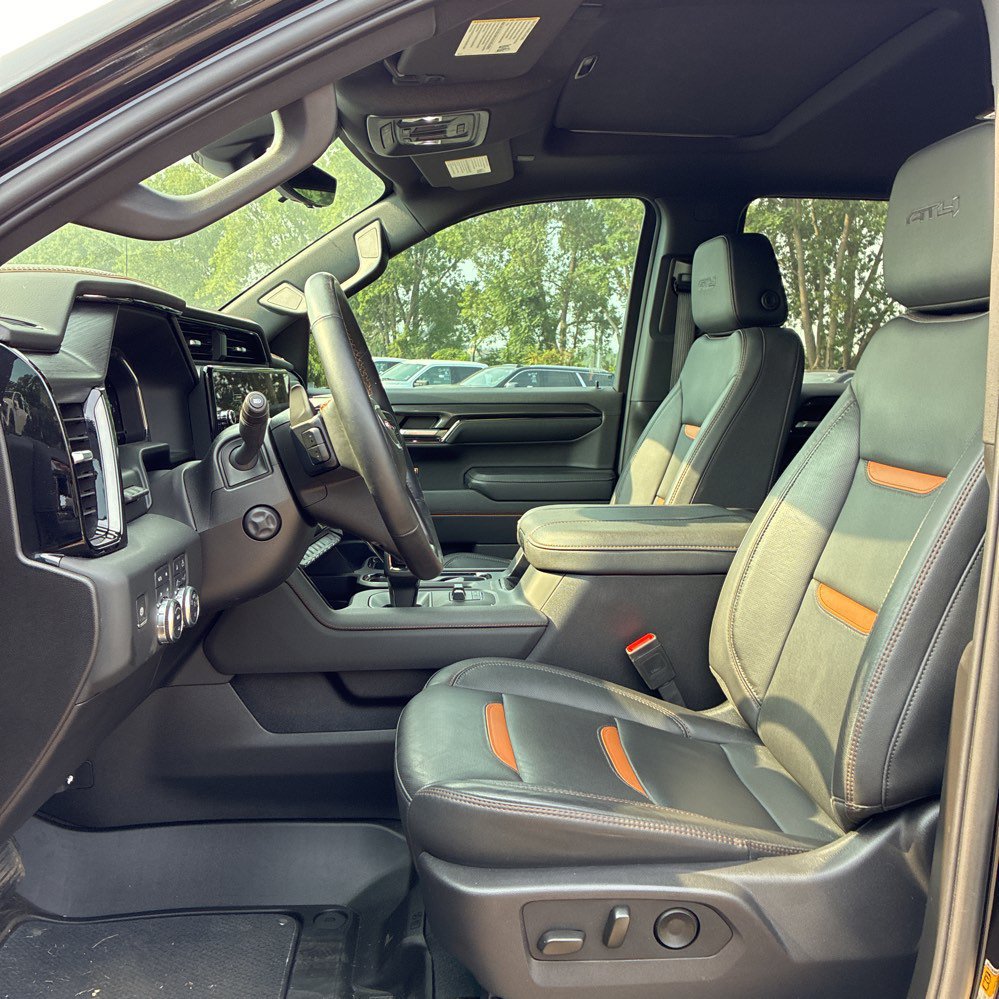 Used 2024 GMC Sierra 1500 AT4 w/ Technology Package AWD/4WD image 6