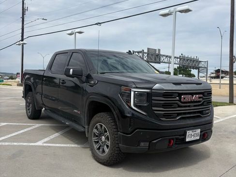 Used 2024 GMC Sierra 1500 AT4 w/ Technology Package image 2