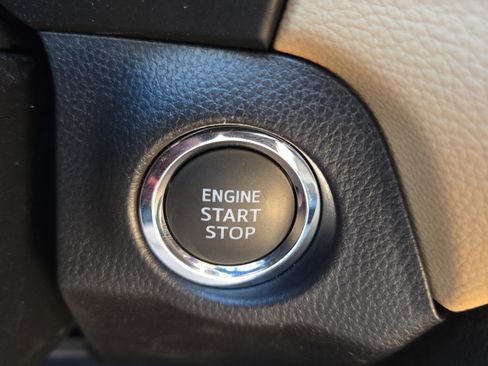 Used 2025 Toyota RAV4 XLE image 20