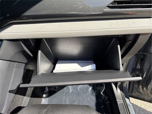 Used 2023 Volkswagen Taos SEL image 41