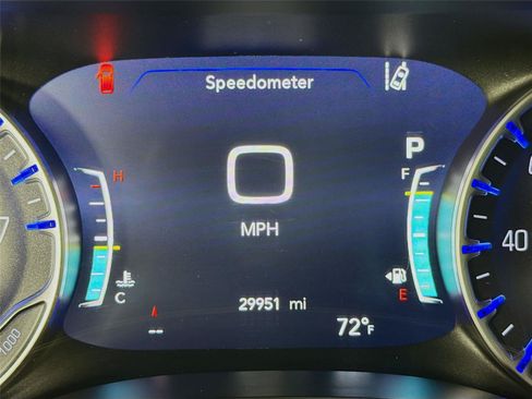 Used 2024 Chrysler Pacifica Limited FWD image 18