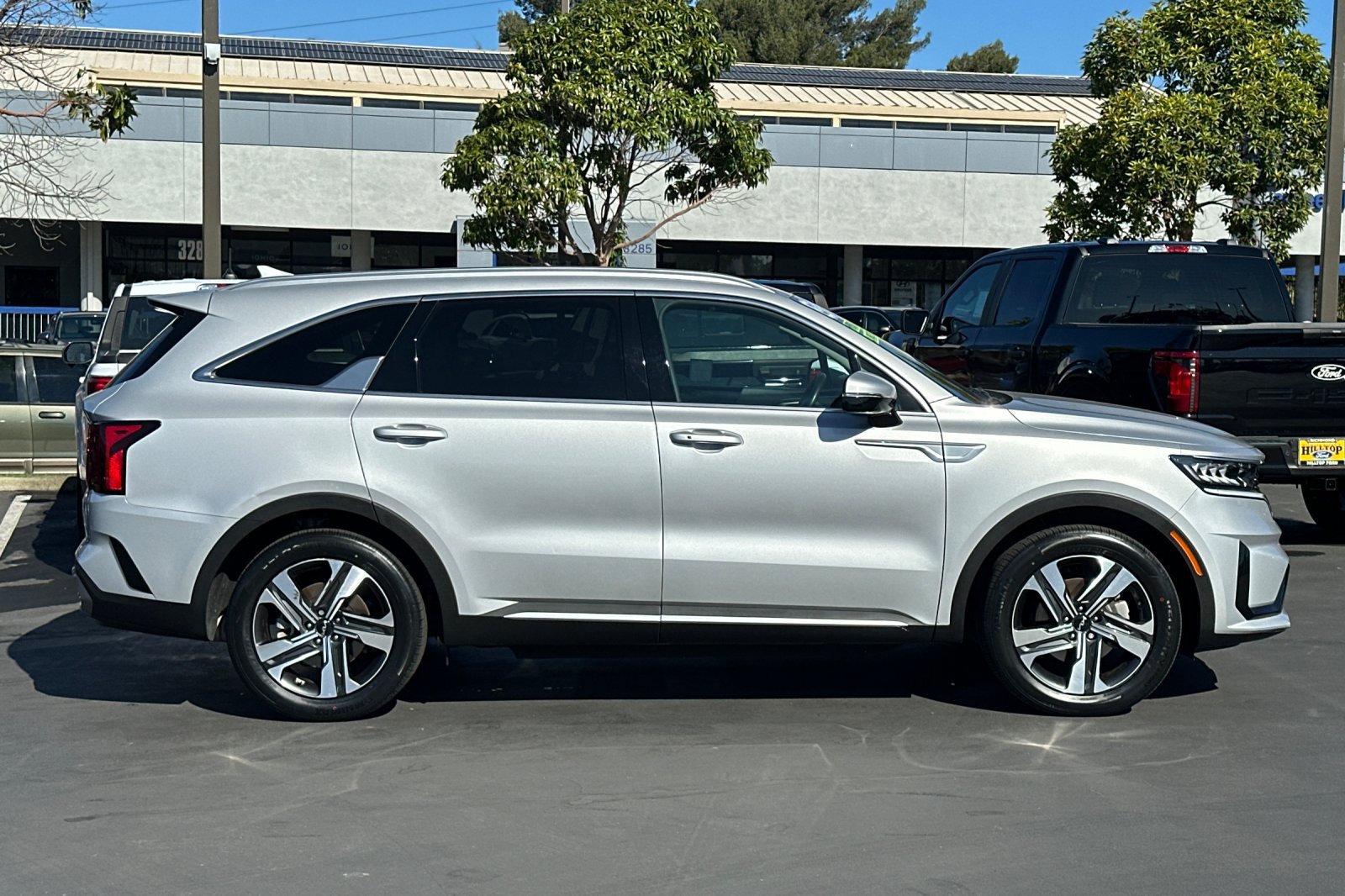 Certified 2023 Kia Sorento EX AWD/4WD image 4