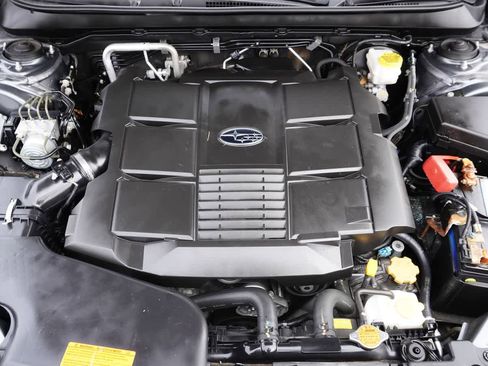 Used 2018 Subaru Outback 3.6R Limited image 11