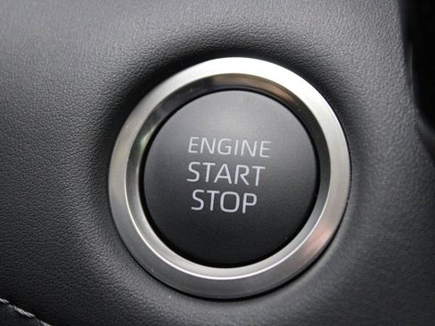 Used 2025 Toyota Highlander Platinum image 18