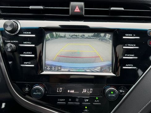 Used 2018 Toyota Camry XSE FWD image 22