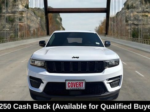 New 2025 Jeep Grand Cherokee Altitude image 2