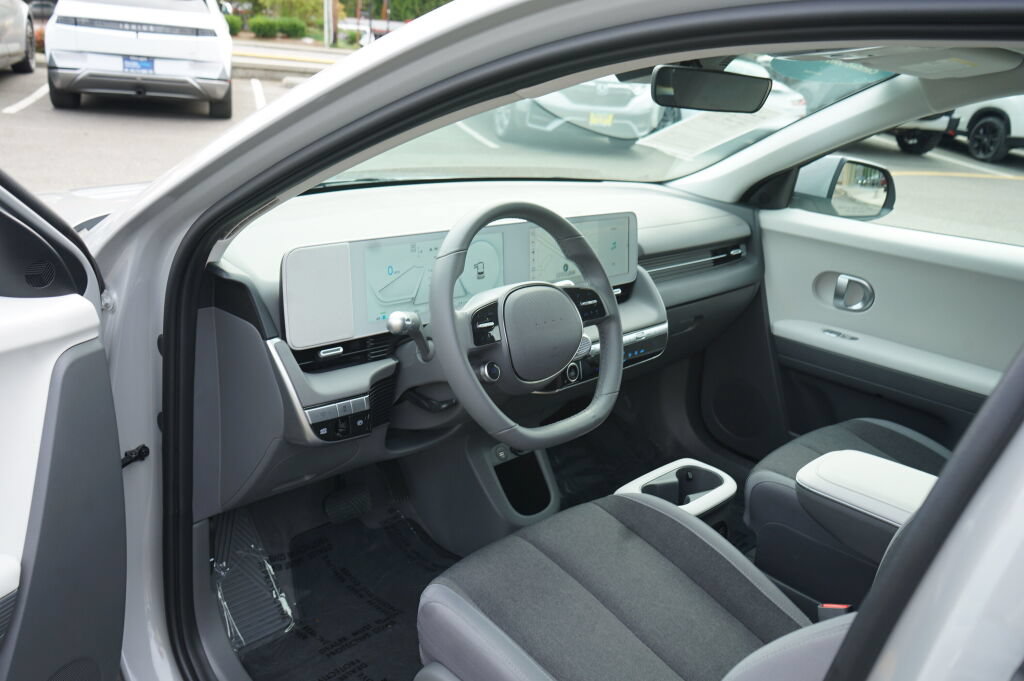 Certified 2024 Hyundai Ioniq 5 SE AWD/4WD image 18