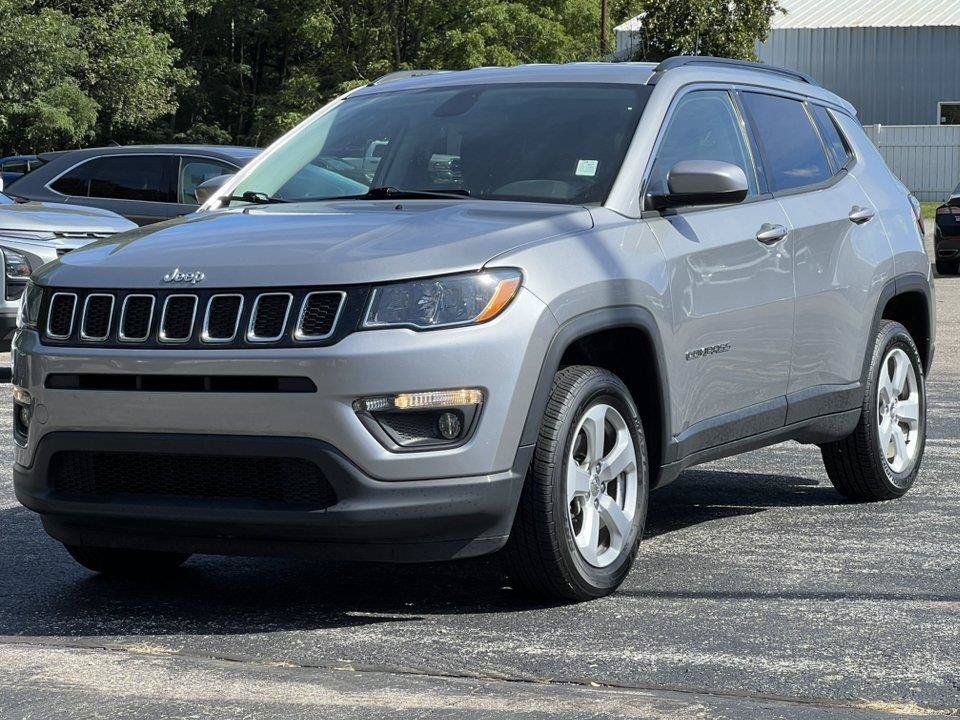Used 2020 Jeep Compass Latitude w/ Cold Weather Group AWD/4WD image 2