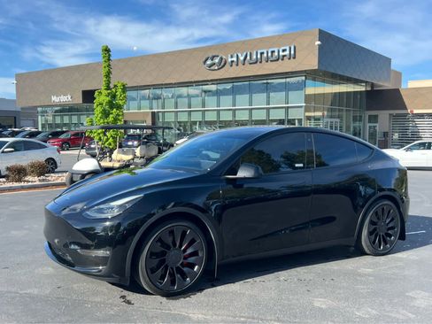 Used 2022 Tesla Model Y Performance AWD/4WD image 1