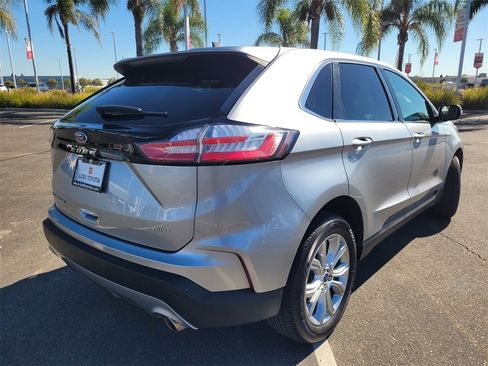 Used 2022 Ford Edge Titanium image 4