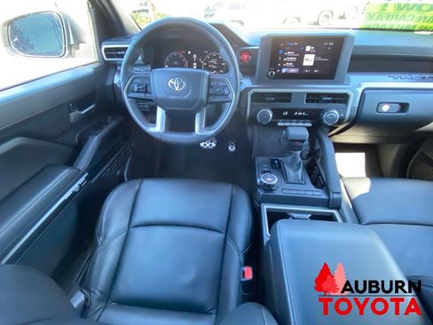Used 2025 Toyota Tacoma TRD Sport AWD/4WD image 28