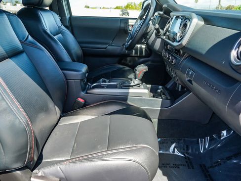 Certified 2017 Toyota Tacoma TRD Pro AWD/4WD image 19