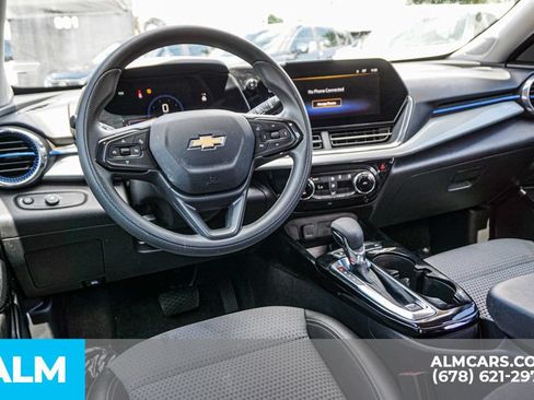 Used 2025 Chevrolet Trax LT FWD image 26