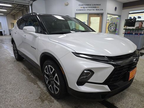 Used 2024 Chevrolet Blazer RS image 3