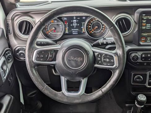 Used 2019 Jeep Wrangler Unlimited Sahara image 13