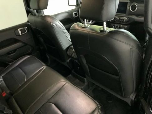 Used 2023 Jeep Wrangler Unlimited Sahara AWD/4WD image 34