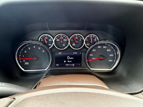 Used 2021 Chevrolet Suburban Z71 AWD/4WD image 16