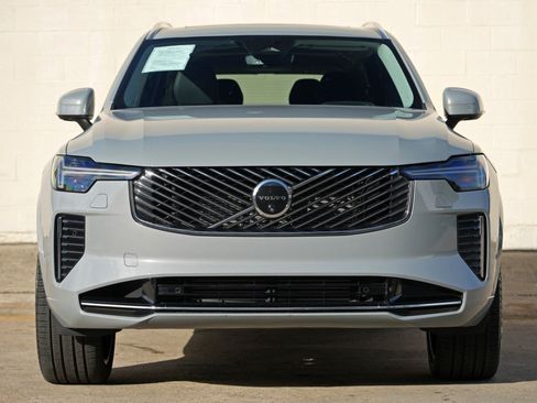 Used 2025 Volvo XC90 T8 Ultra w/ Protection Package Premier AWD/4WD image 7