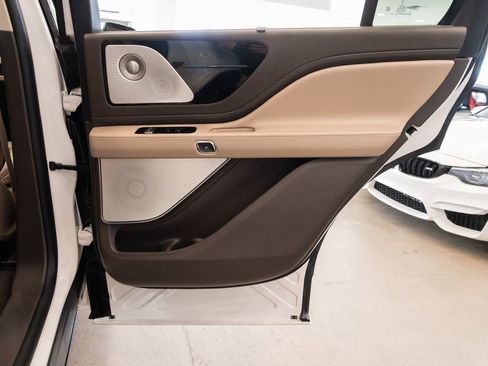 Used 2023 Lincoln Aviator Reserve w/ Equipment Group 201A image 23