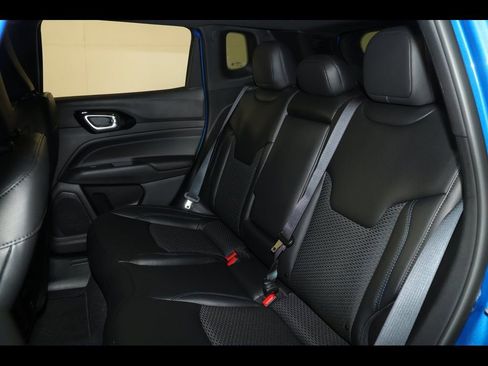 New 2026 Jeep Compass Latitude image 21