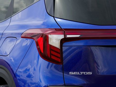 New 2026 Kia Seltos S FWD image 11
