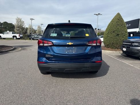 Used 2022 Chevrolet Equinox LS image 4