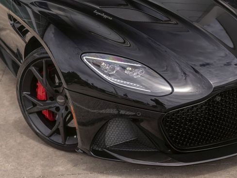 Used 2019 Aston Martin DBS Superleggera image 3