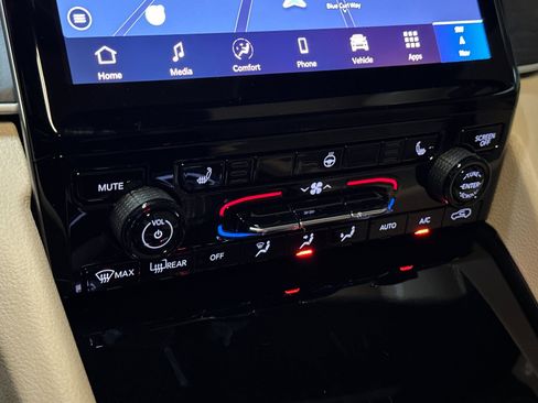 New 2025 Jeep Grand Cherokee L Limited image 21