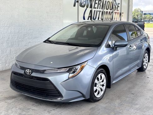 Used 2025 Toyota Corolla LE image 1