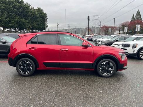 Used 2023 Kia Niro Wave w/ Wave Preserve Package image 6