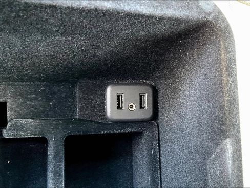 Used 2018 Cadillac Escalade 2WD image 19