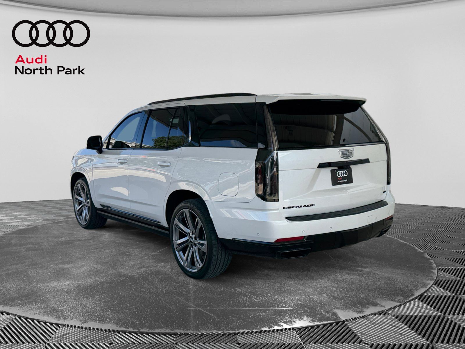 Used 2025 Cadillac Escalade Sport w/ Touring Package AWD/4WD image 3