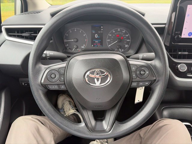 Used 2025 Toyota Corolla LE FWD image 16