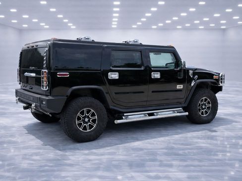 Used 2004 HUMMER H2 Luxury w/ Preferred Equipment Group image 4