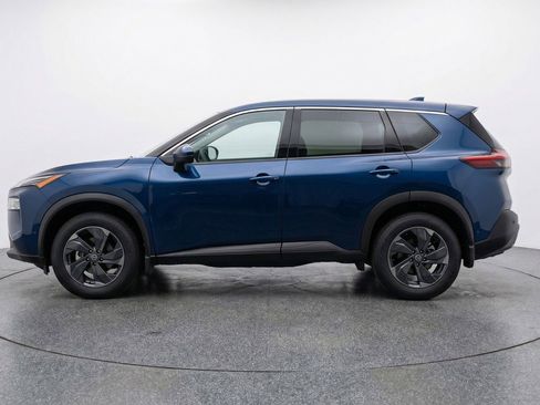 Used 2025 Nissan Rogue SV FWD image 5