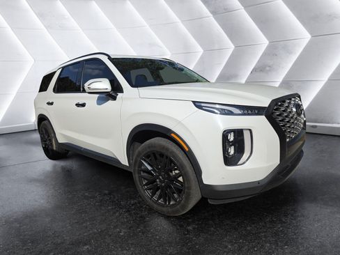 Used 2021 Hyundai Palisade SEL w/ Premium Package FWD image 2
