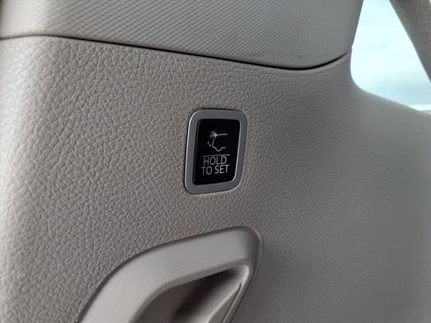 Used 2024 Jeep Wagoneer Series II w/ Flexible Seating Group image 25