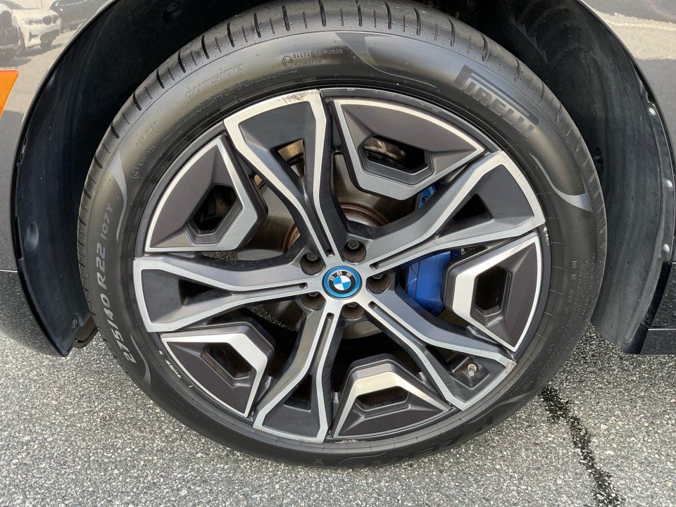 Used 2024 BMW iX xDrive50 w/ Premium Package AWD/4WD image 27