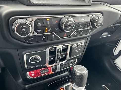 Used 2021 Jeep Gladiator Mojave image 19
