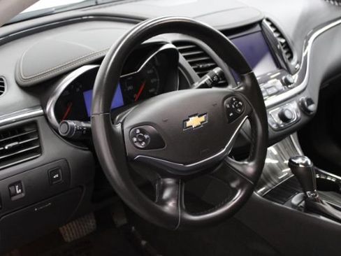 Used 2017 Chevrolet Impala LT FWD image 13
