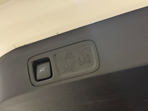 Used 2019 Ford Expedition Limited w/ Equipment Group 302A image 25