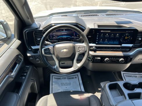 Used 2025 Chevrolet Silverado 1500 LT AWD/4WD image 2
