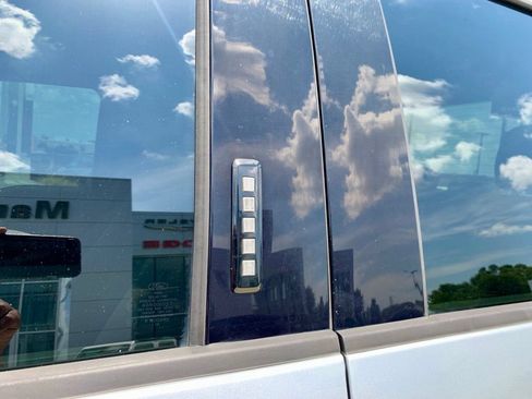 Used 2018 Ford F250 XLT w/ XLT Premium Package AWD/4WD image 12